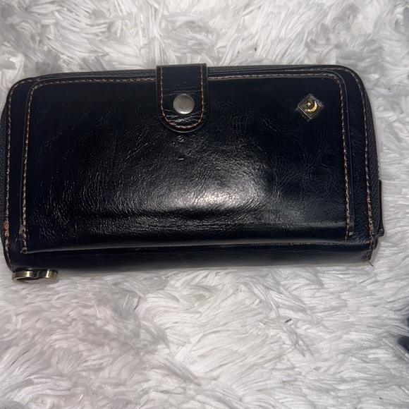 Pola Convenience Wallet - Picture 1 of 8